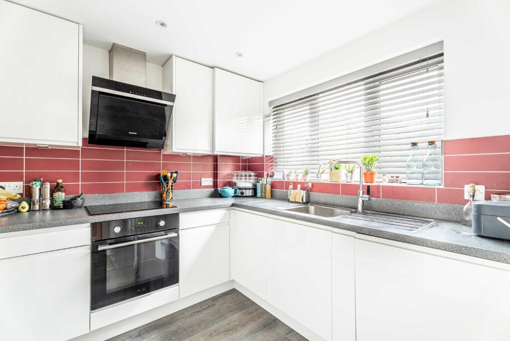 Additional image 6 of Orient Close, St. Albans, Hertfordshire, AL1