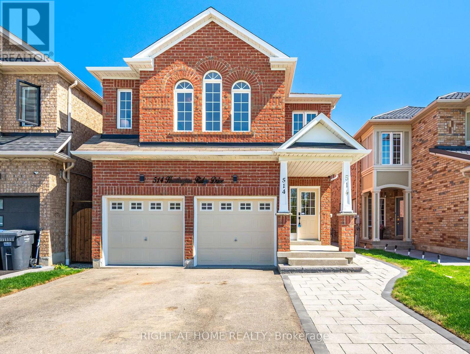Property image for 514 HUNTINGTON RIDGE DRIVE|Mississauga (Hurontario), Ontario L5R2X7