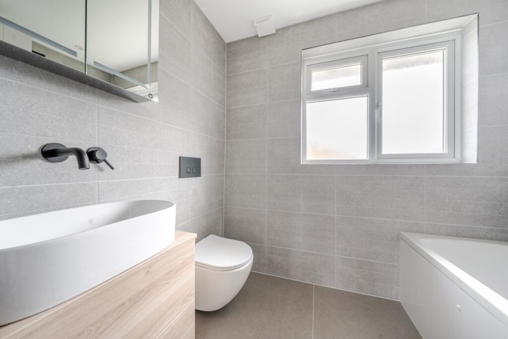 Additional image 6 of Wych Elms St. Albans AL2