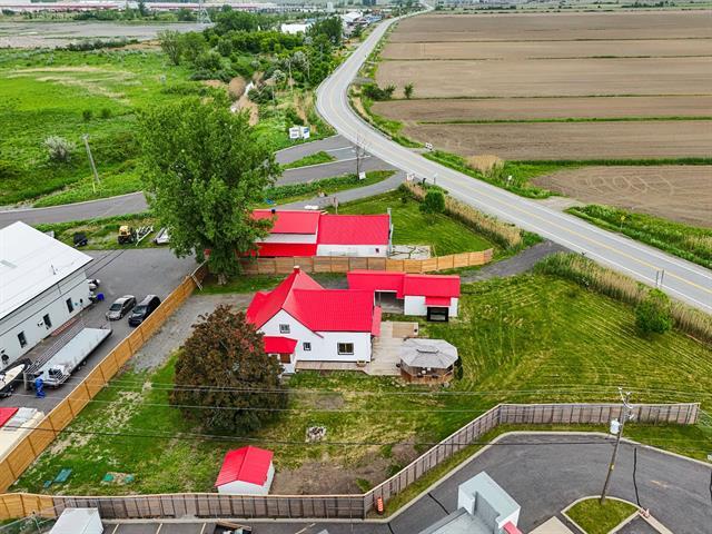 Primary image of 2830Z Ch. de la Baronnie|Varennes, Quebec J3X0G3