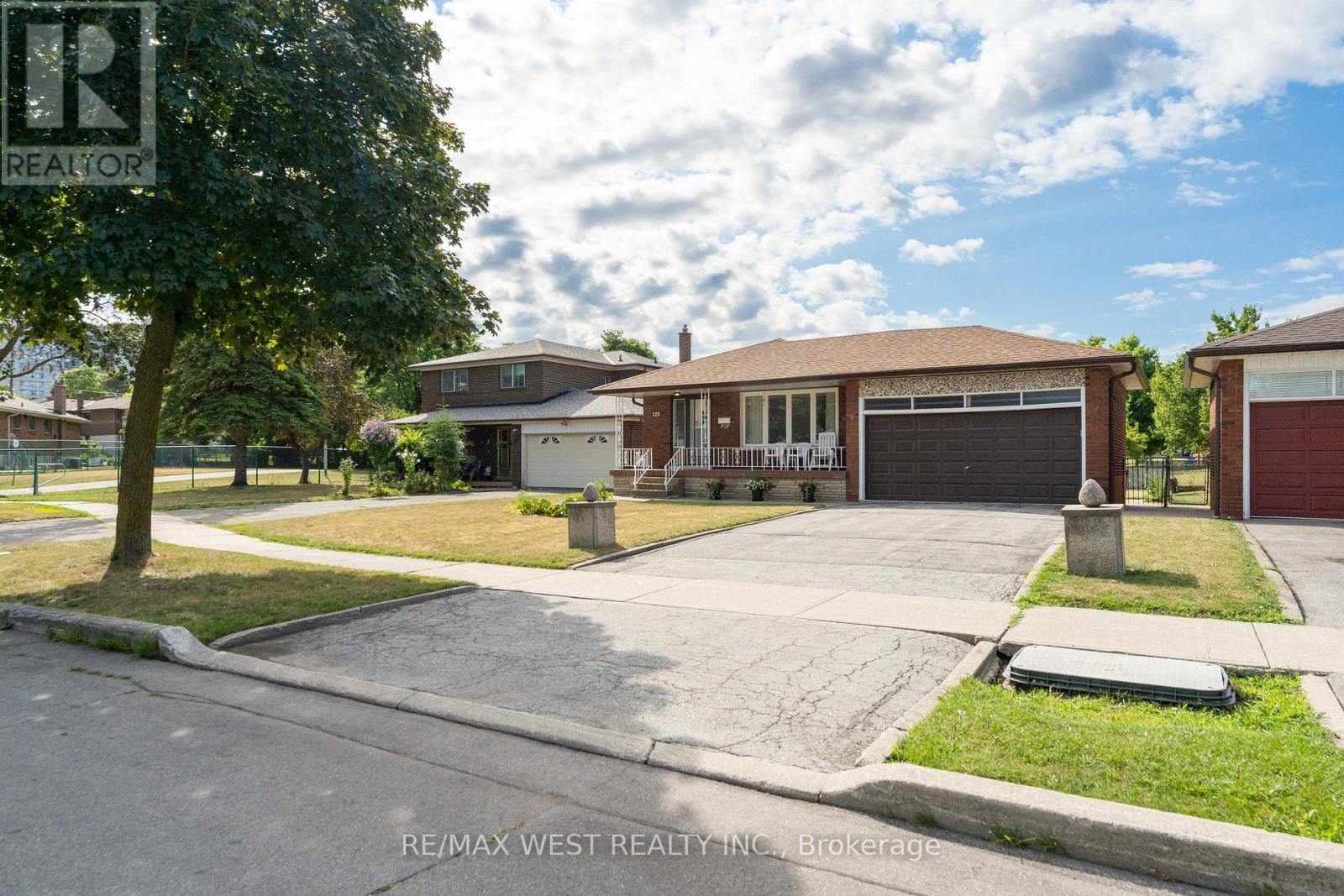125 HONEYWOOD ROAD|Toronto (Glenfield-Jane Heights), Ontario M3N1B3
