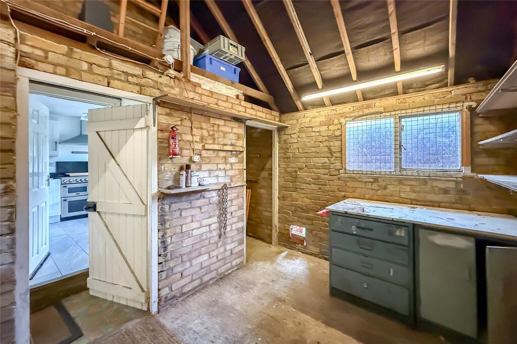 Additional image 15 of Farringford Close, St. Albans, Hertfordshire, AL2