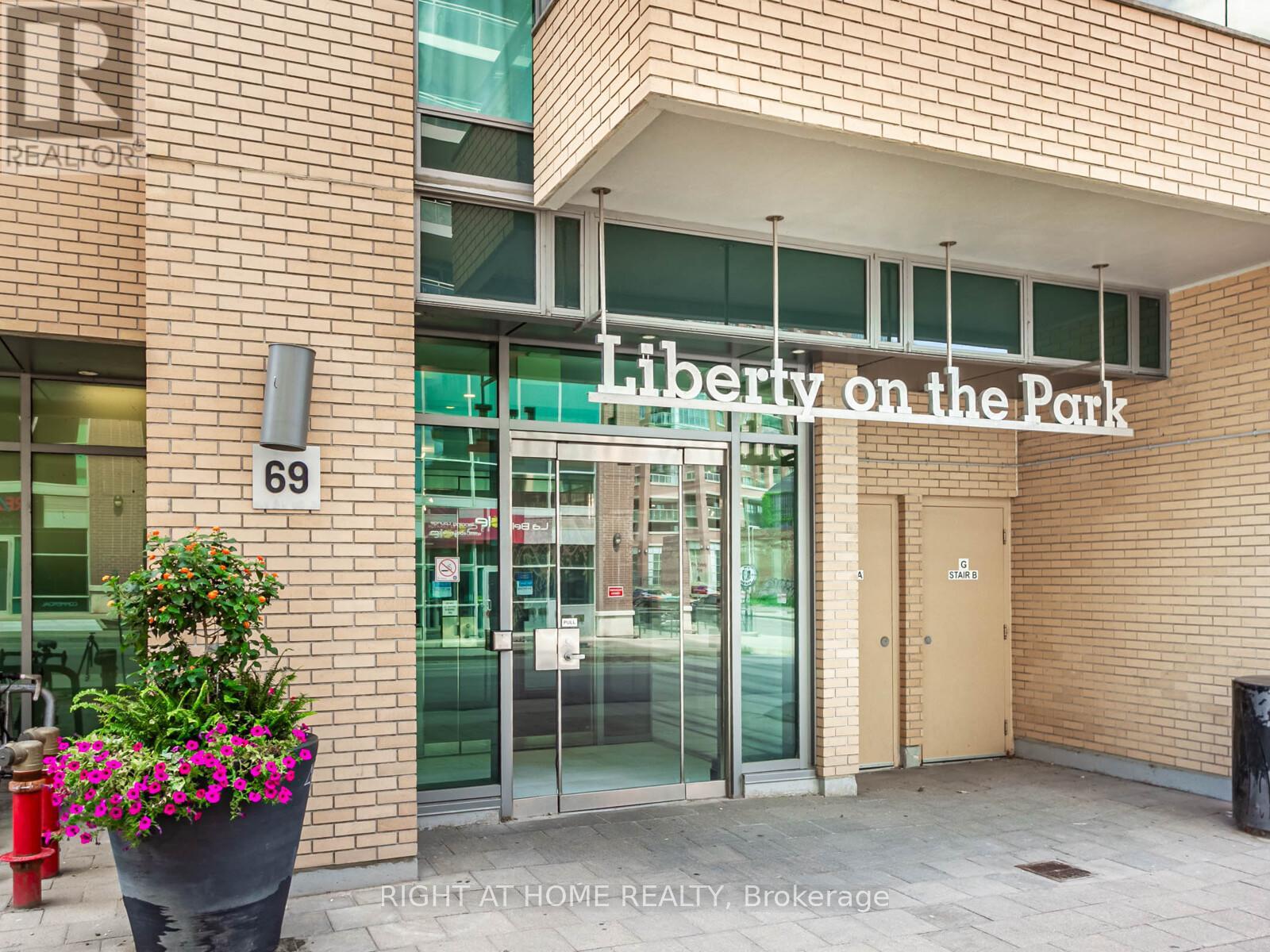 1507 - 69 LYNN WILLIAMS STREET|Toronto (Niagara), Ontario M6K3R7