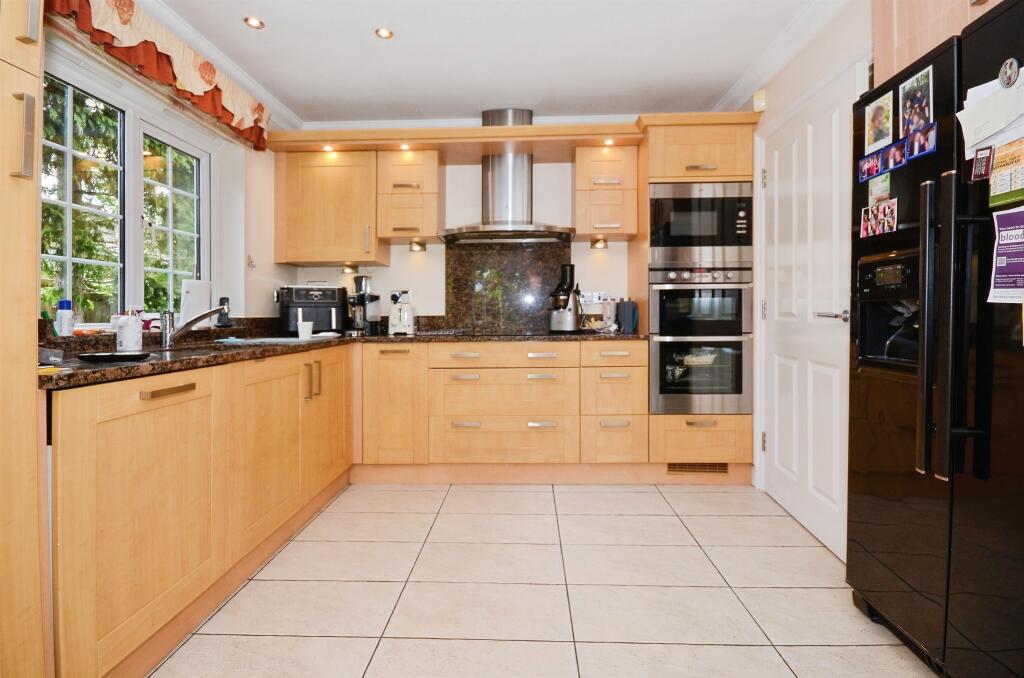 Additional image 6 of Jays Close, Bricket Wood, St. Albans