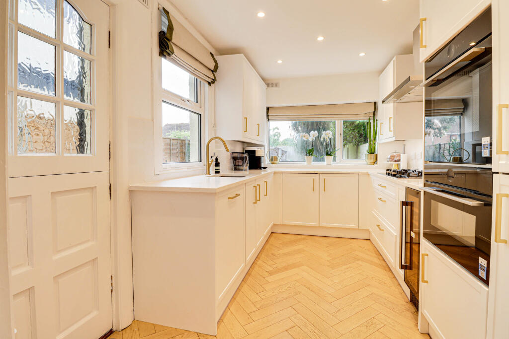 Additional image 27 of High Street, London Colney, AL2