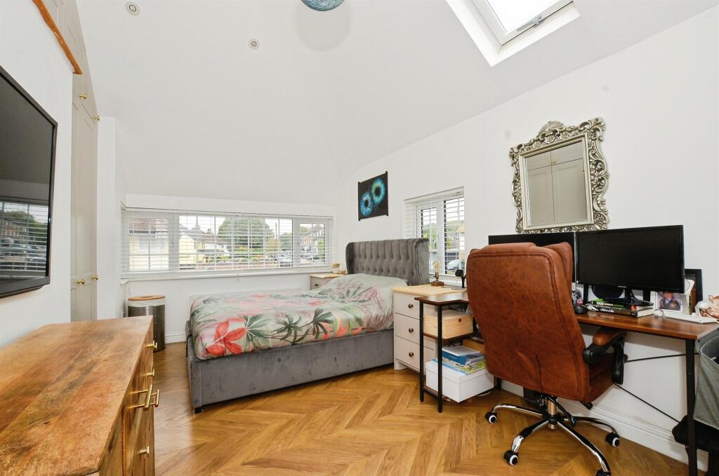 Additional image 7 of Fairway Close, Park Street, St. Albans