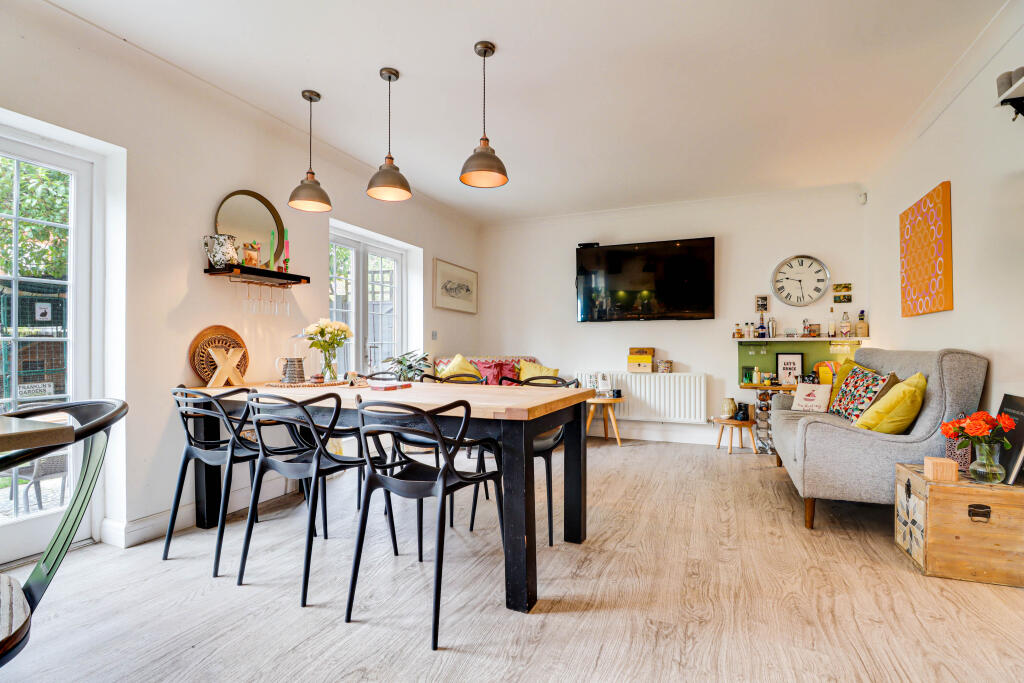 Additional image 4 of Beningfield Drive, London Colney, AL2