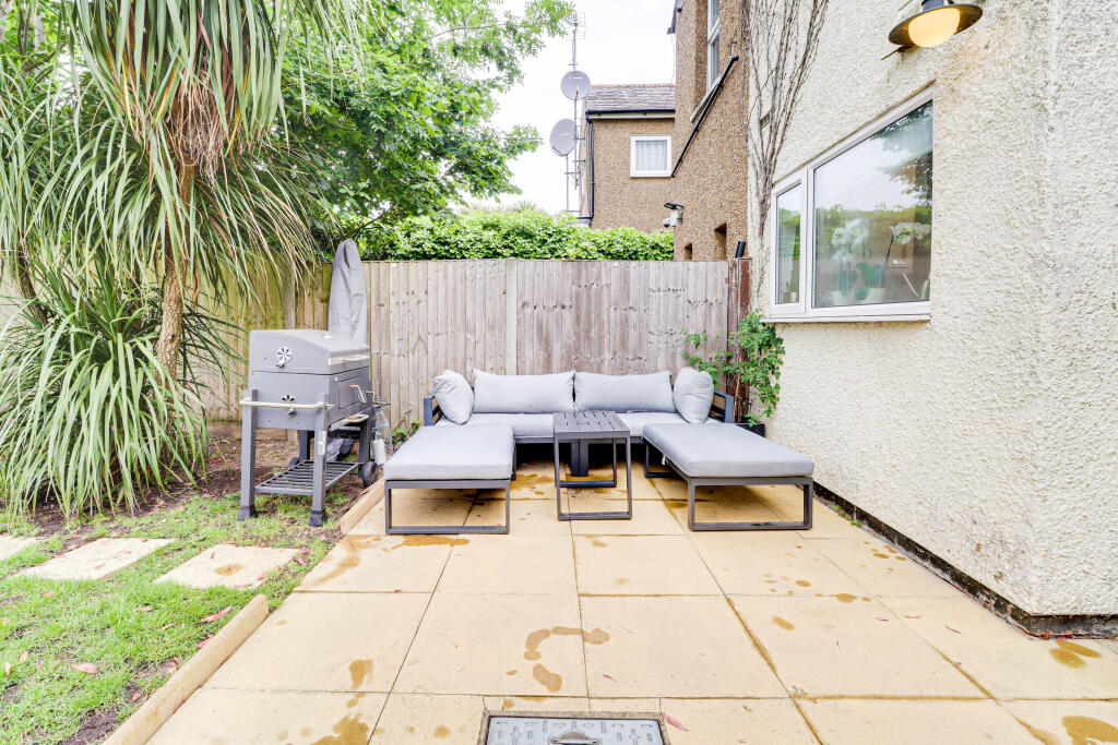 Additional image 24 of High Street, London Colney, AL2