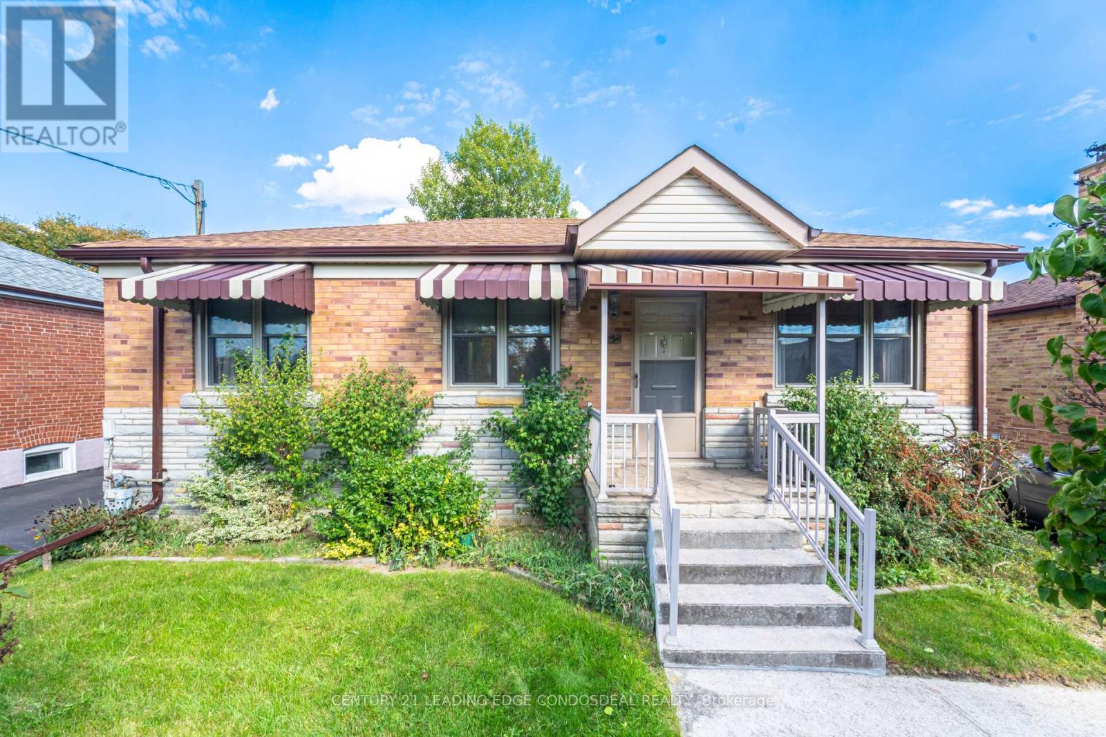 Primary image of 621 RODING STREET|Toronto (Downsview-Roding-CFB), Ontario M3M2A6