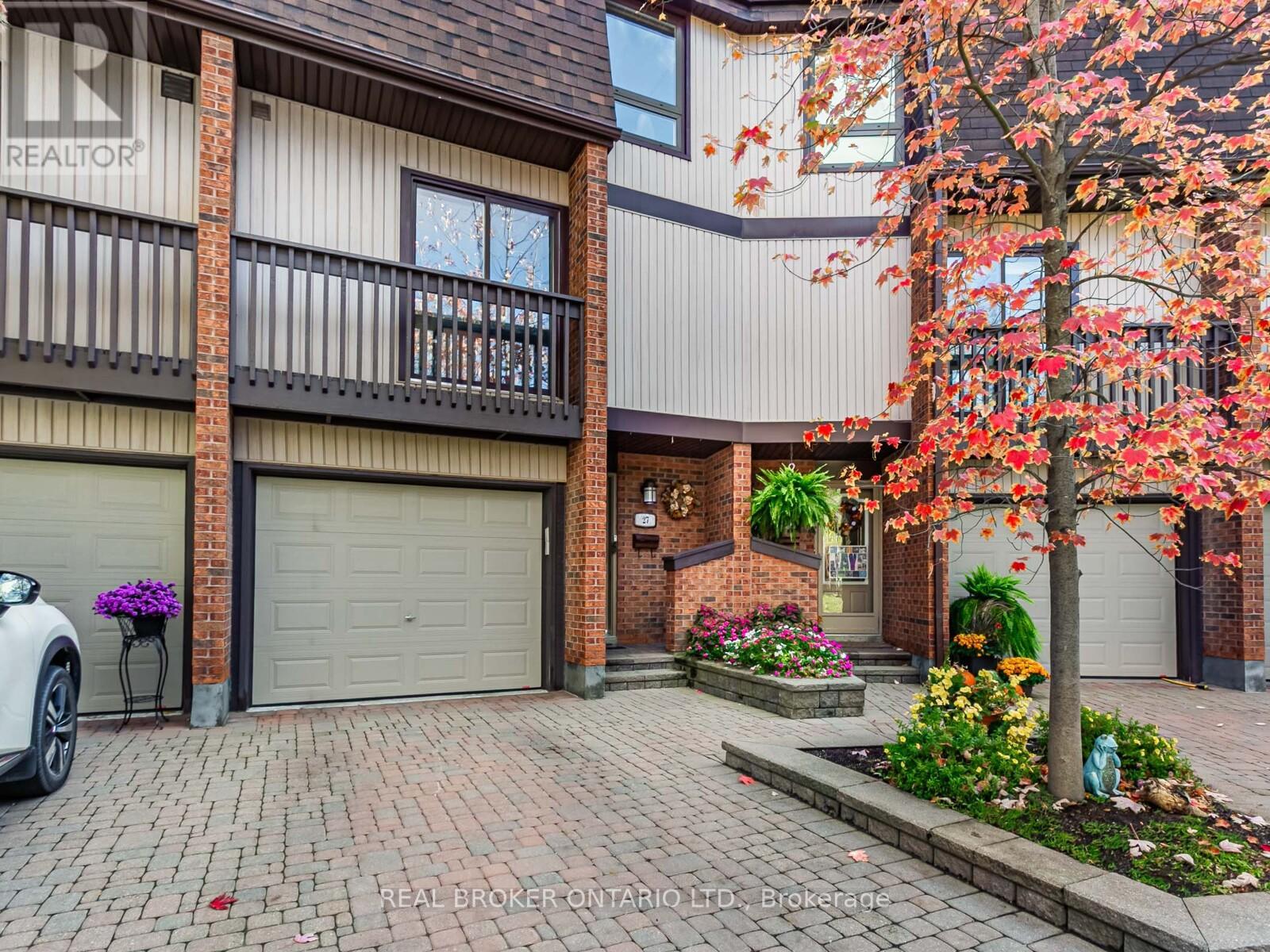 Property image for 27 - 1060 WALDEN CIRCLE|Mississauga (Clarkson), Ontario L5J4J9