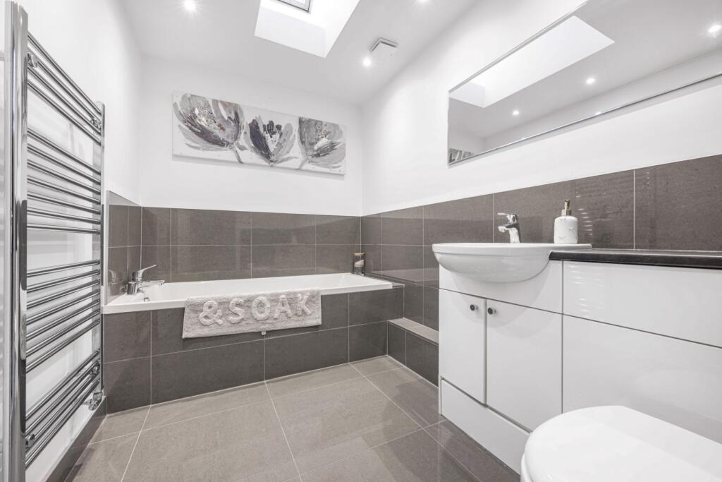 Additional image 21 of Enid Close, St. Albans, AL2