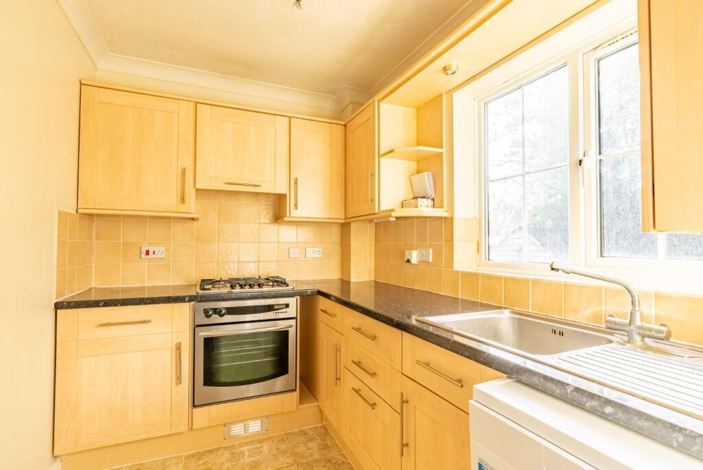 Additional image 4 of Woodlea, Hammers Gate, St. Albans, Hertfordshire, AL2