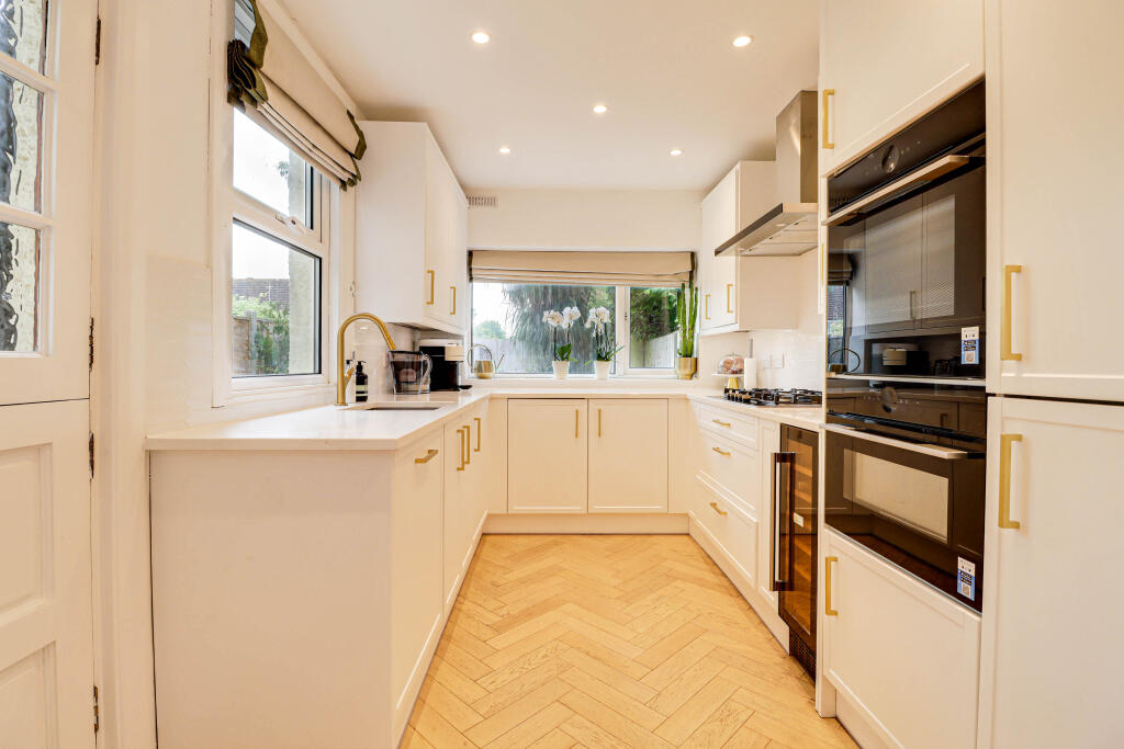 Additional image 18 of High Street, London Colney, AL2