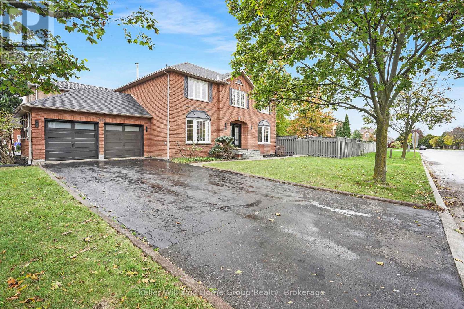Property image for 1105 EWING CRESCENT|Mississauga (East Credit), Ontario L5V1B9