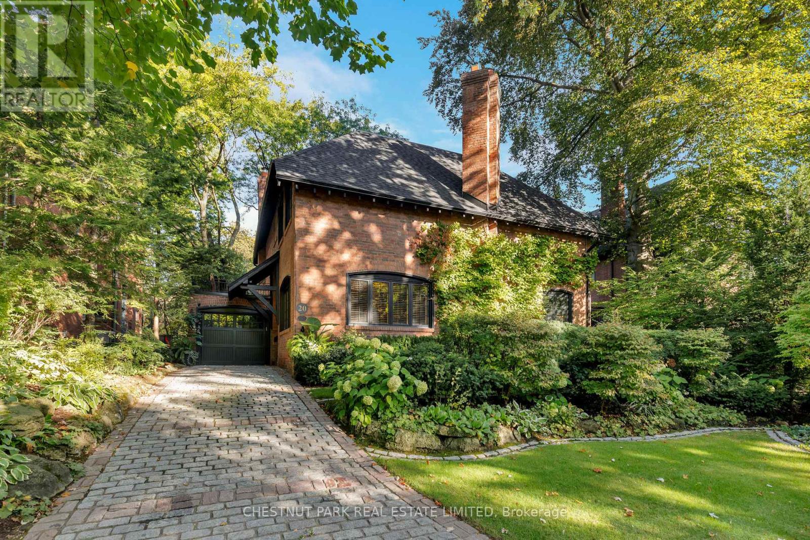 Property image for 20 MCKENZIE AVENUE|Toronto (Rosedale-Moore Park), Ontario M4W1J9
