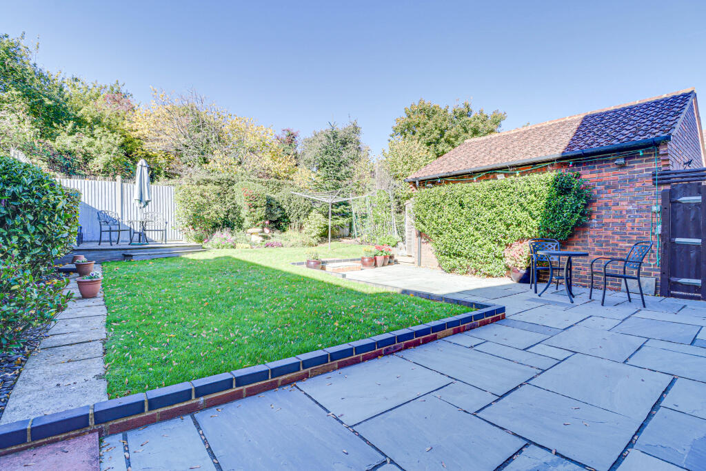 Additional image 18 of Old Orchard, Park Street, St Albans, AL2