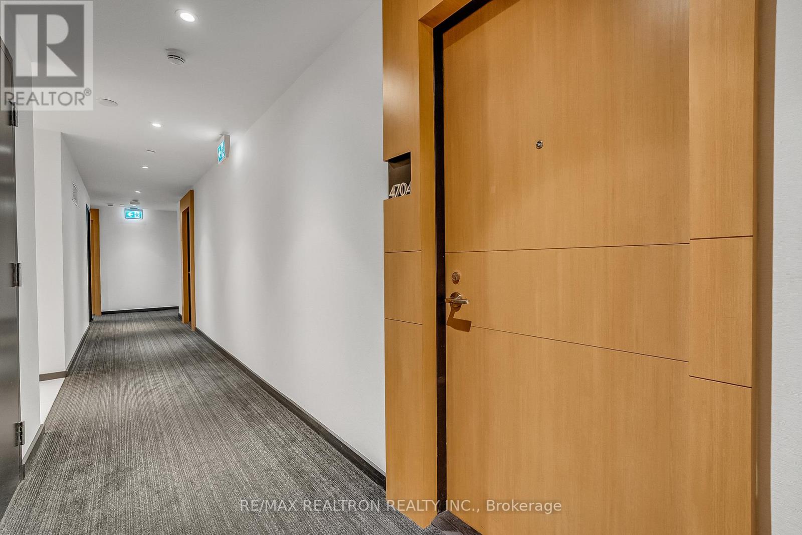 4704 - 11 WELLESLEY STREET W|Toronto (Bay Street Corridor), Ontario M4Y0G4