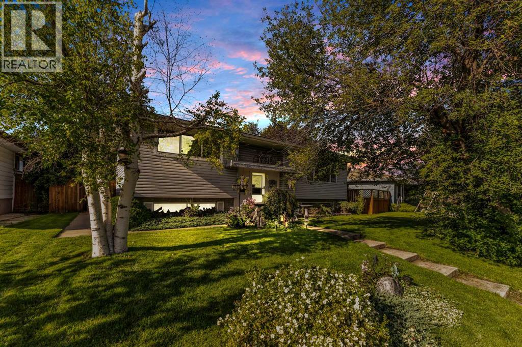 Primary image of 46 Marbrooke Circle NE|Calgary, Alberta T2A2W4