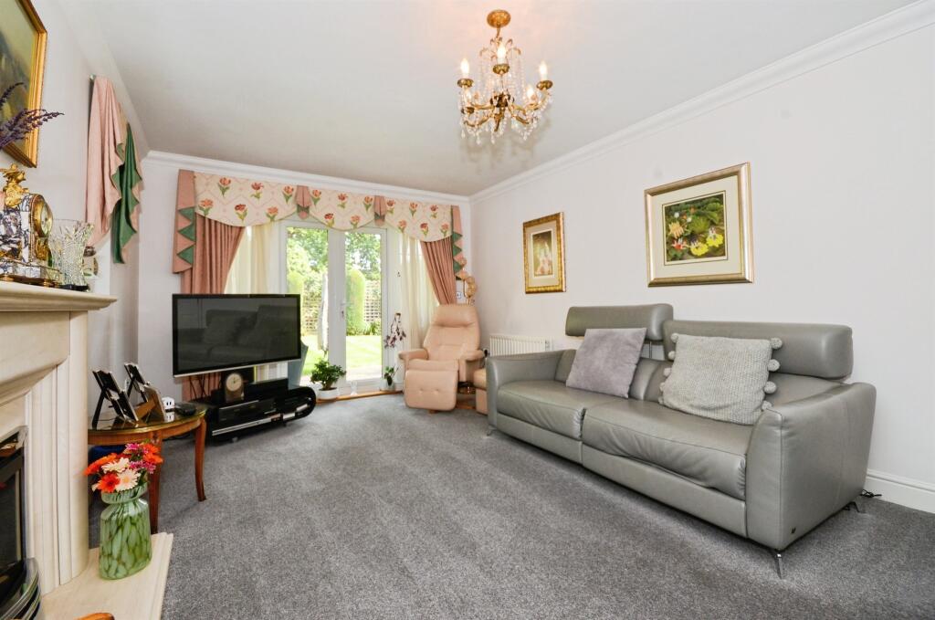 Additional image 18 of Jays Close, Bricket Wood, St. Albans