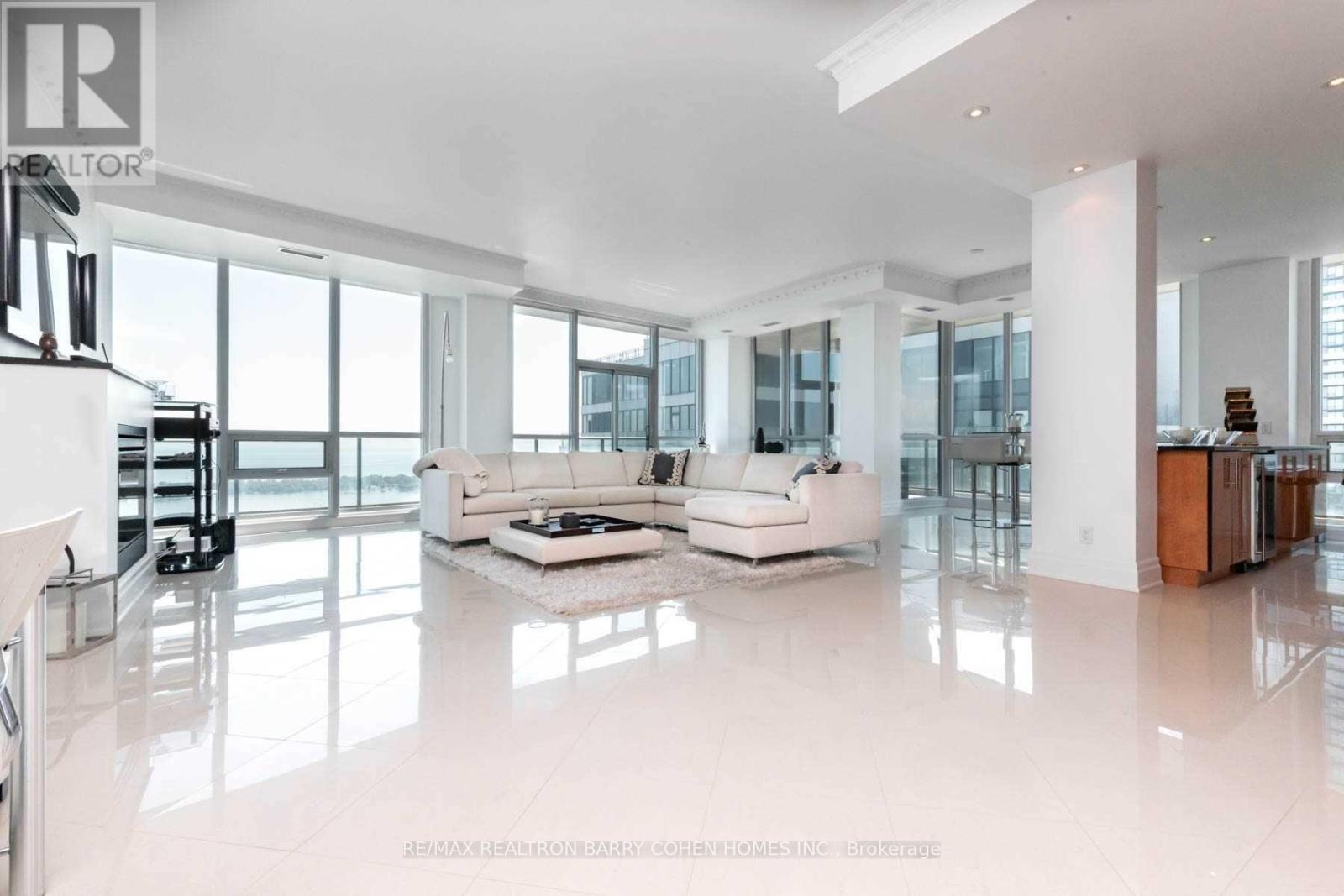 Property image for 5101 - 16 HARBOUR STREET|Toronto (Waterfront Communities), Ontario M5J2Z7