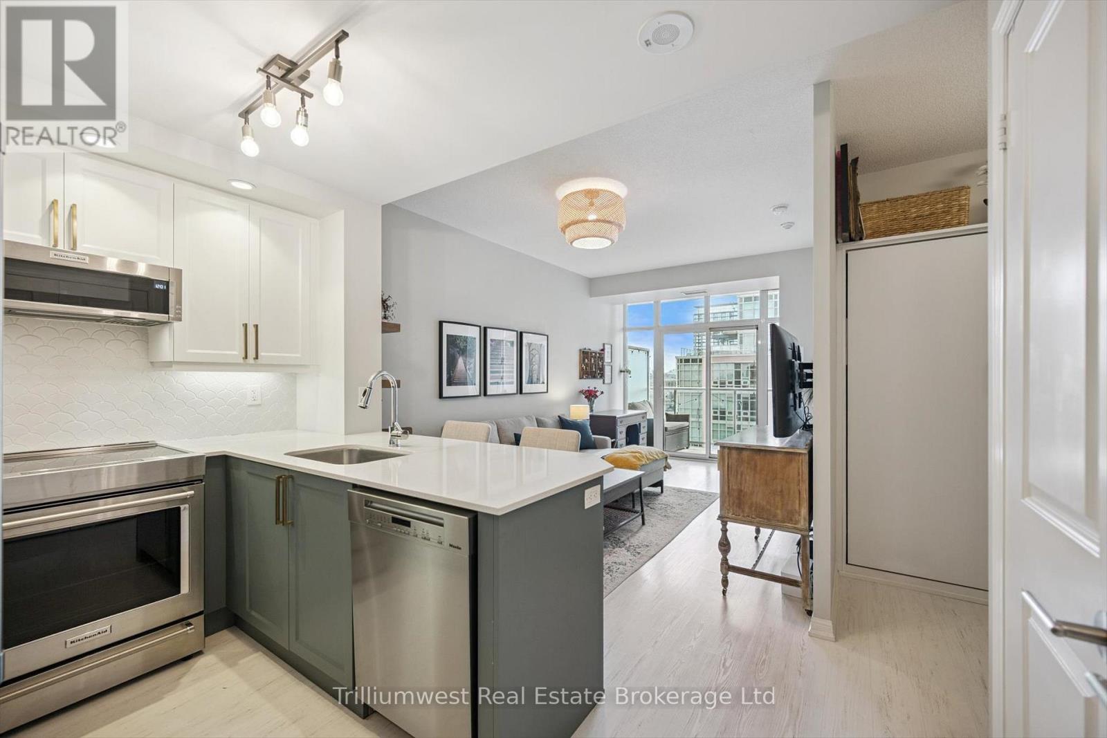 Property image for 1712 - 85 EAST LIBERTY STREET E|Toronto (Niagara), Ontario M6K3R4