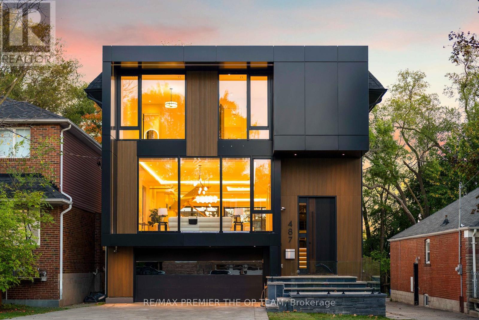Primary image of 487 COLDSTREAM AVENUE|Toronto (Bedford Park-Nortown), Ontario M5N1Y6