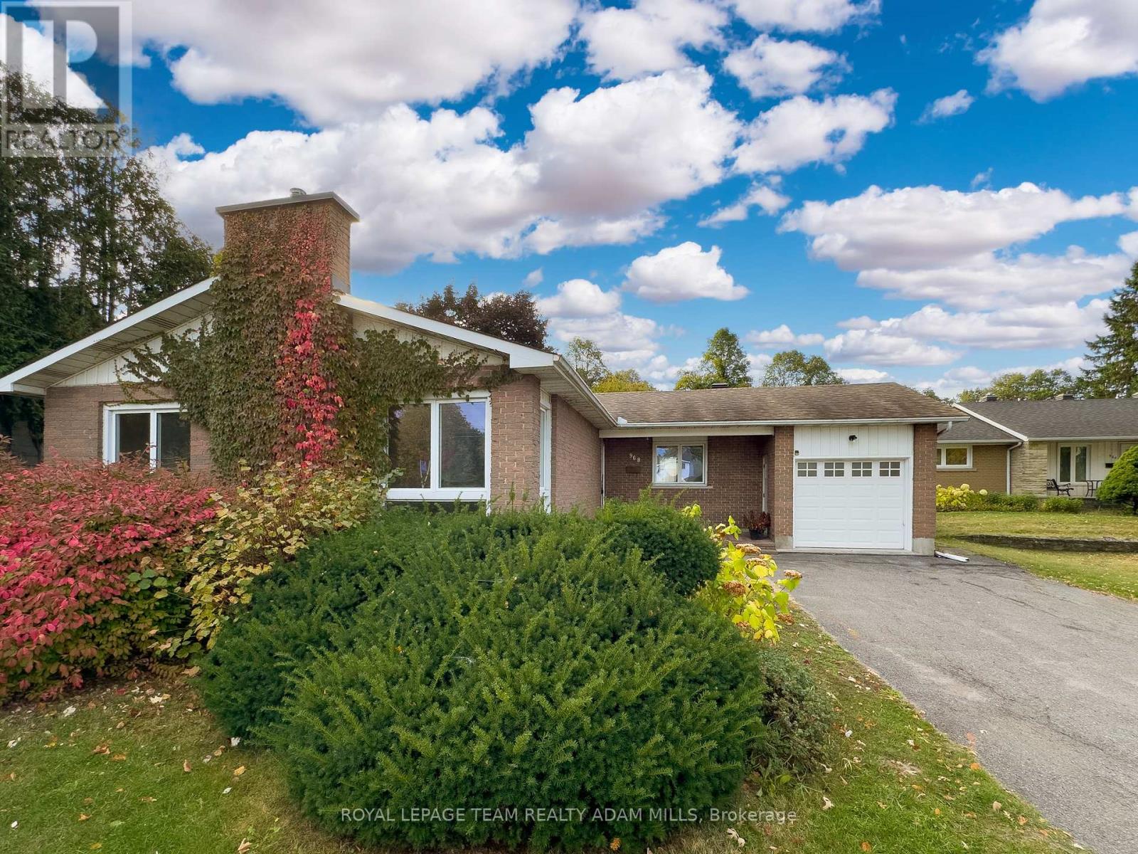 968 WALKLEY ROAD|Ottawa, Ontario K1V6R3