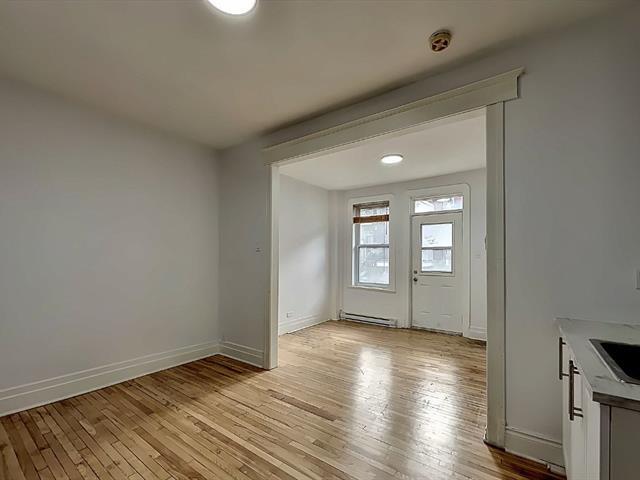 5196 Rue Rivard|Montréal (Le Plateau-Mont-Royal), Quebec H2J2P1