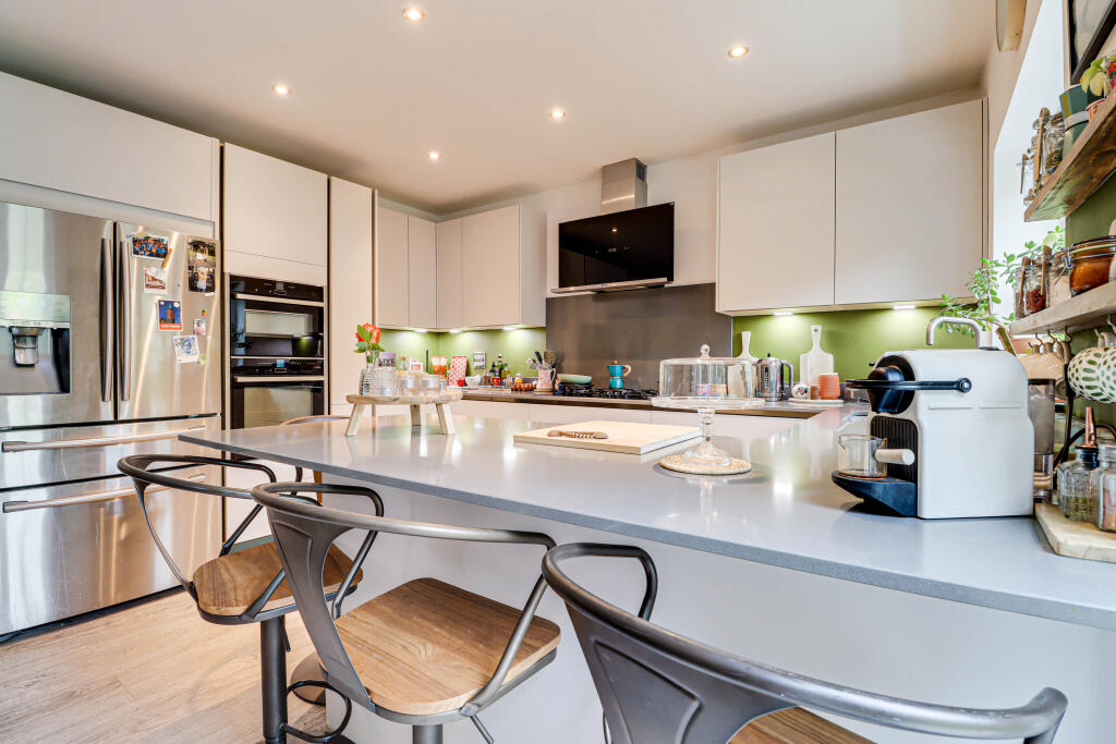 Additional image 2 of Beningfield Drive, London Colney, AL2