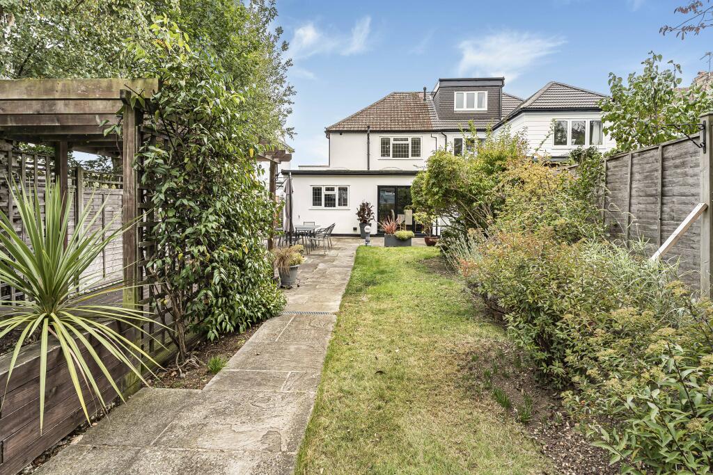 Additional image 25 of Penn Road, Park Street, St Albans, AL2