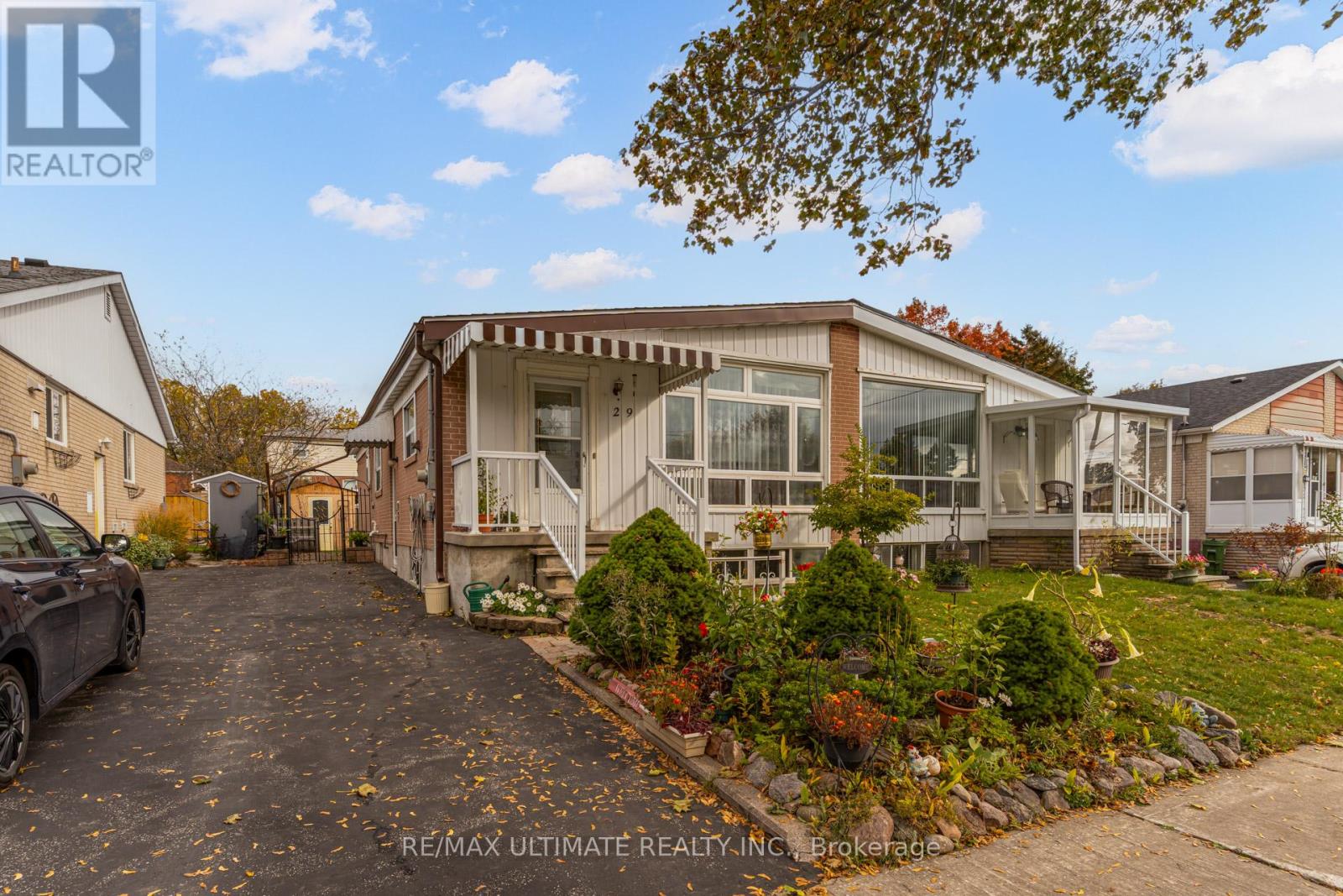 Property image for 29 CLAPPERTON AVENUE|Toronto (Clairlea-Birchmount), Ontario M1L4K7