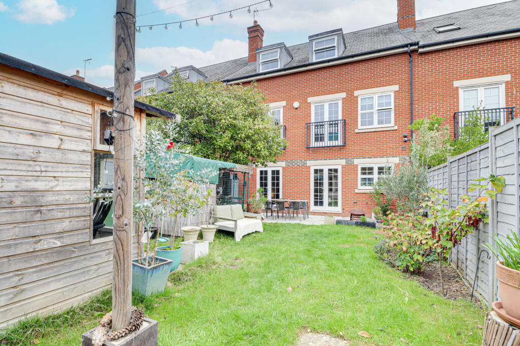 Additional image 25 of Beningfield Drive, London Colney, AL2