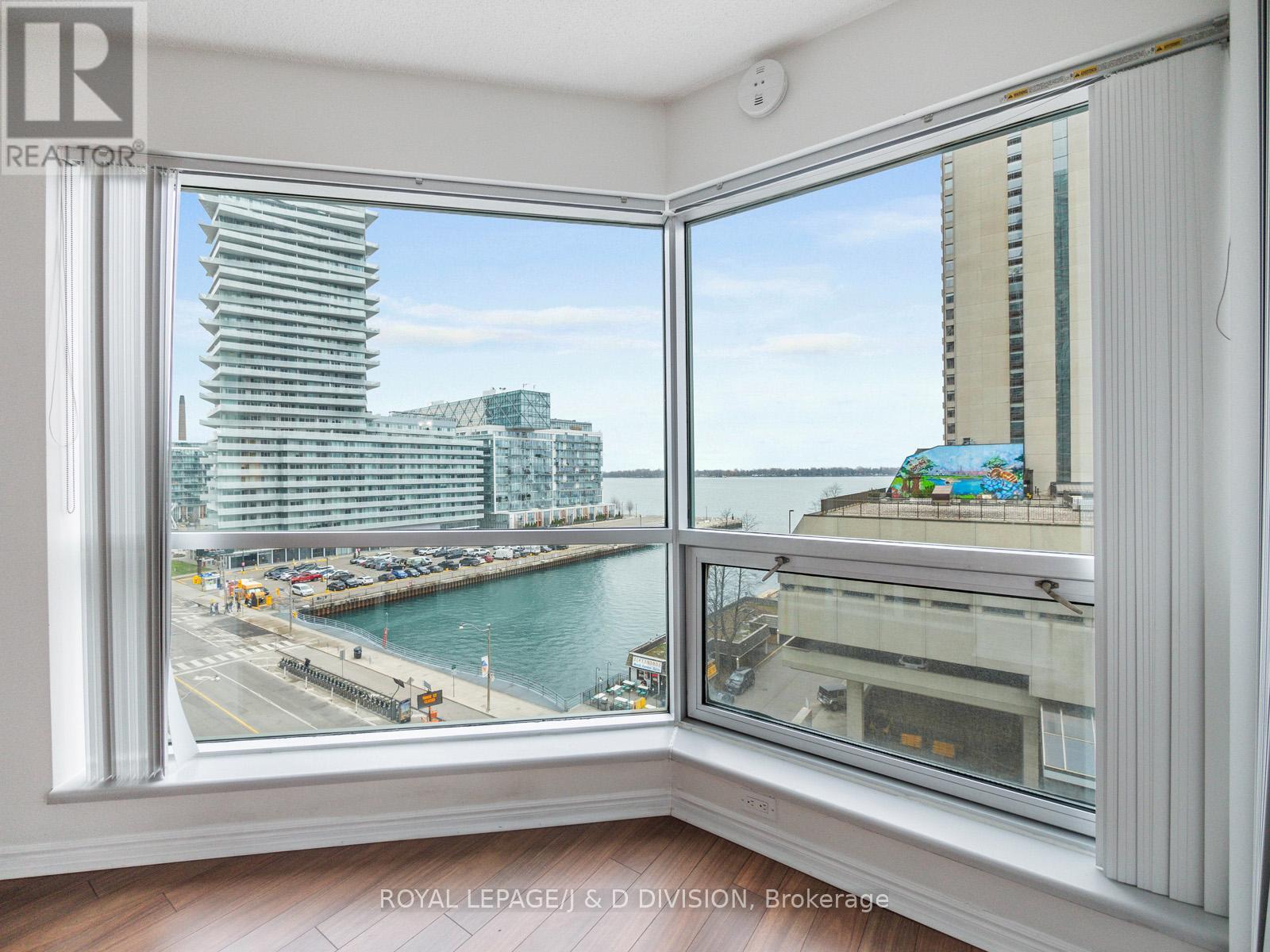 Property image for 706 - 10 QUEENS QUAY W|Toronto (Waterfront Communities), Ontario M5J2R9