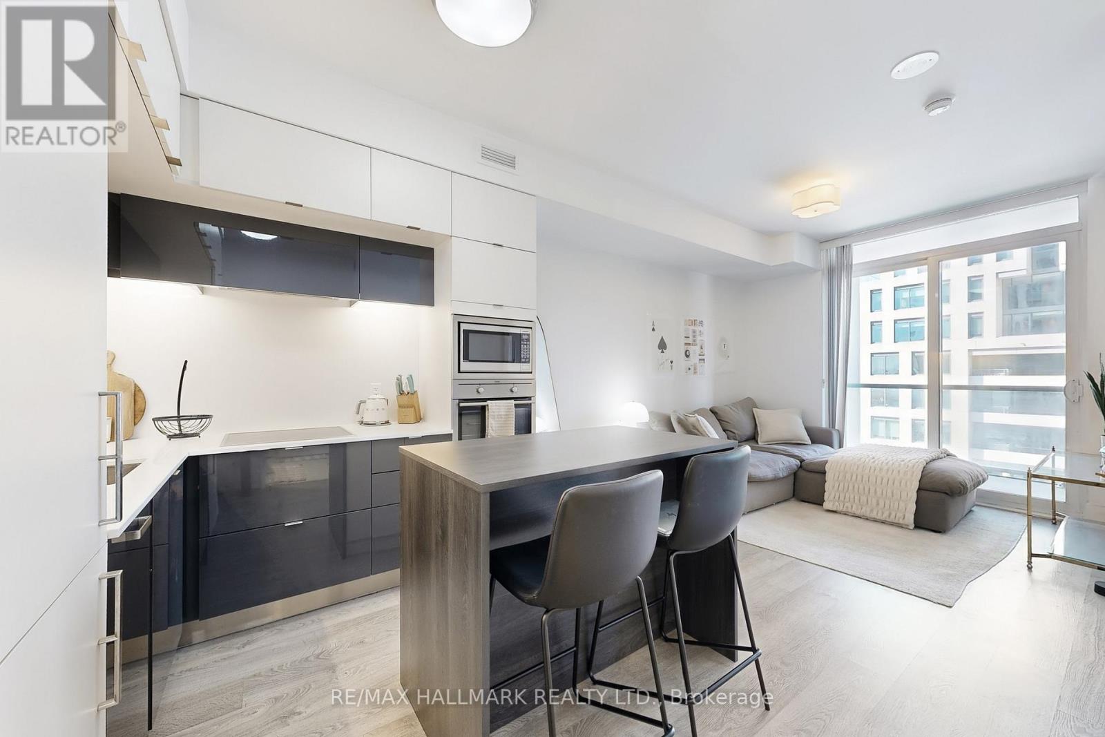 Property image for 544 - 15 MERCHANTS' WHARF|Toronto (Waterfront Communities), Ontario M5A0N8