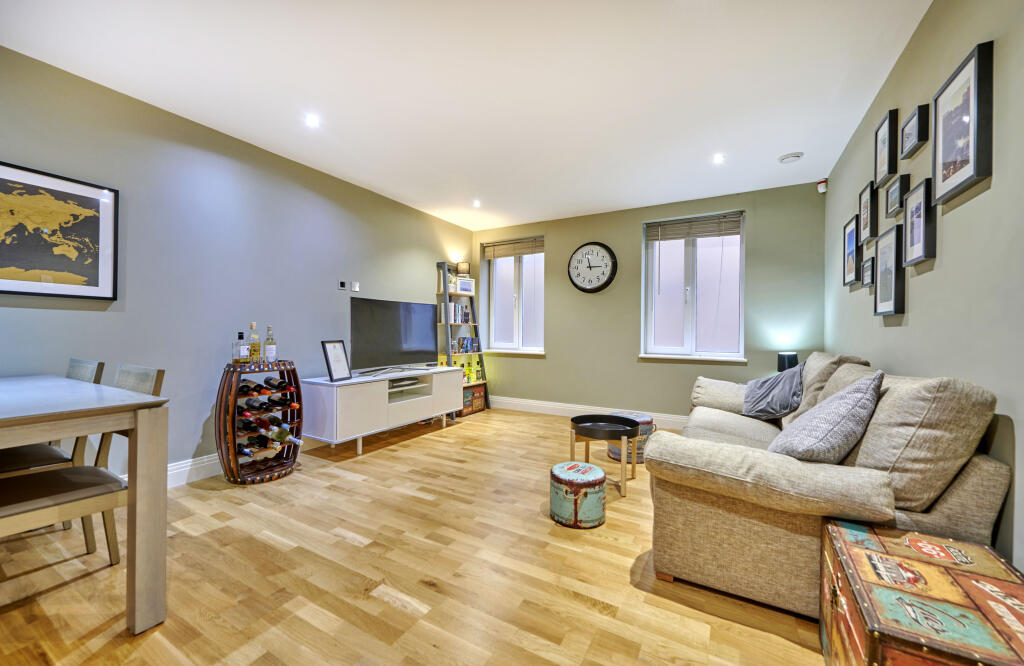 Additional image 2 of City Gate, 17 Victoria Street, St Albans, Herts, AL1