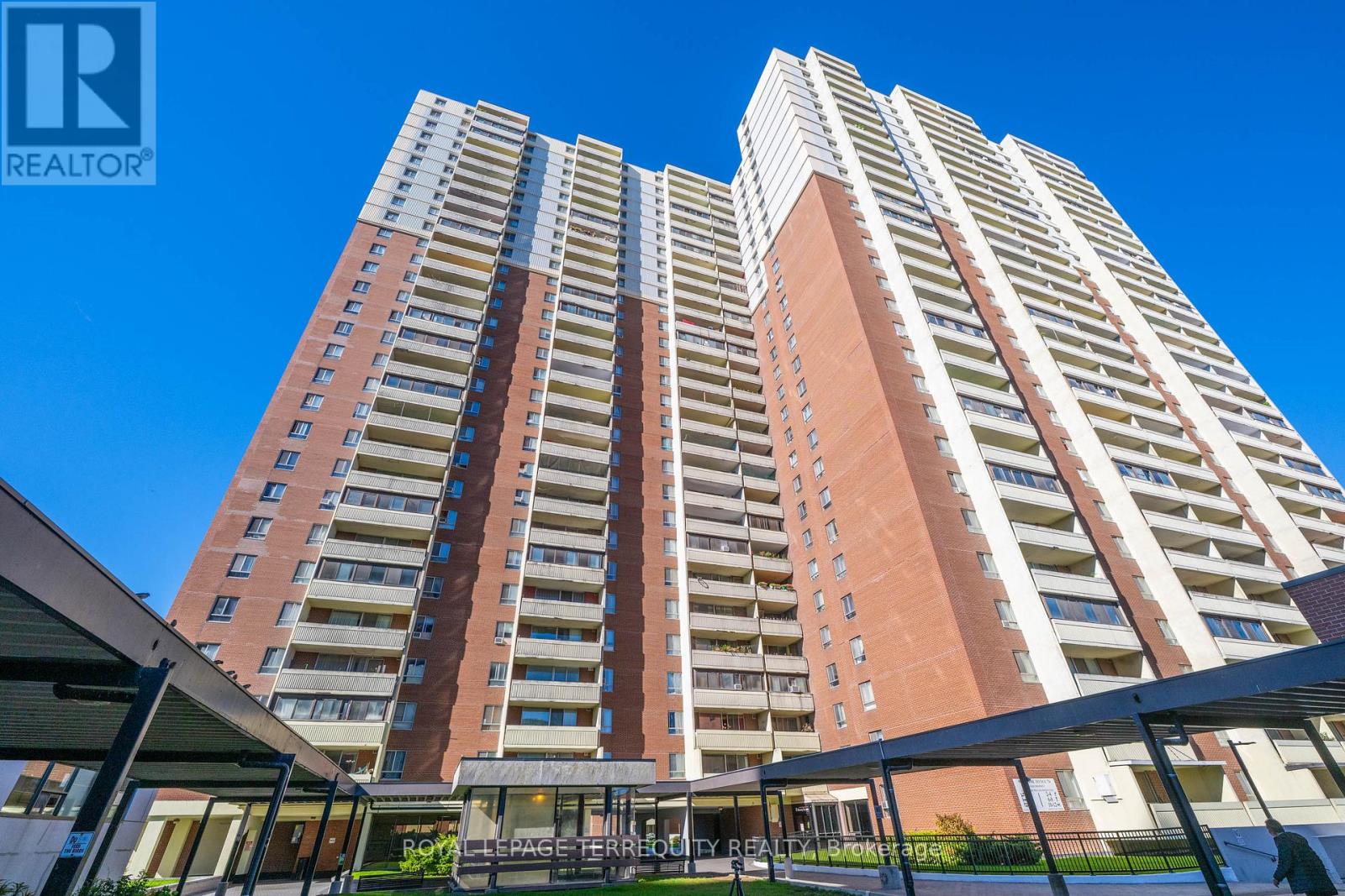 Property image for 519 - 5 MASSEY SQUARE|Toronto (Crescent Town), Ontario M4C5L6