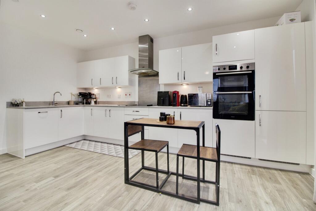 Additional image 7 of Hilltop Way, Hatfield