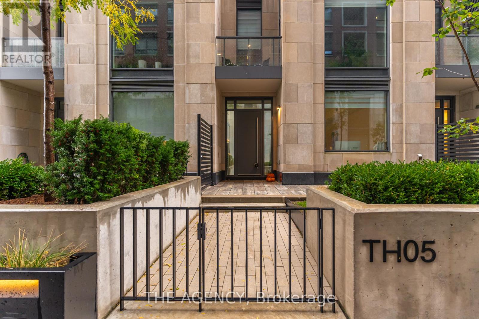 Property image for TH05 - 33 FREDERICK TODD WAY|Toronto (Thorncliffe Park), Ontario M4G0C9