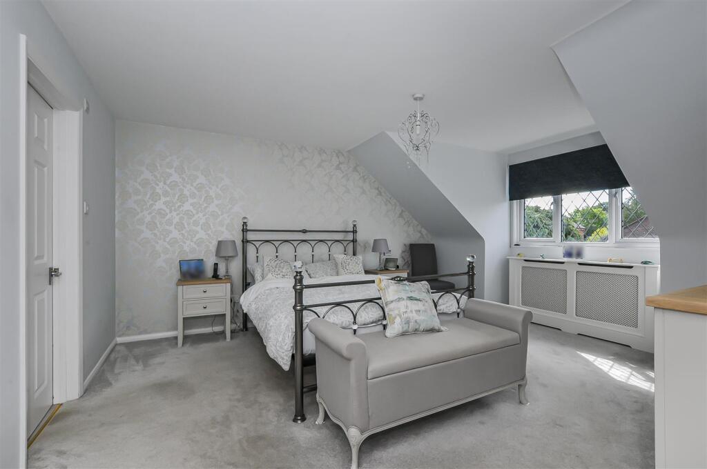 Additional image 8 of Oakwood Road, Bricket Wood, St. Albans