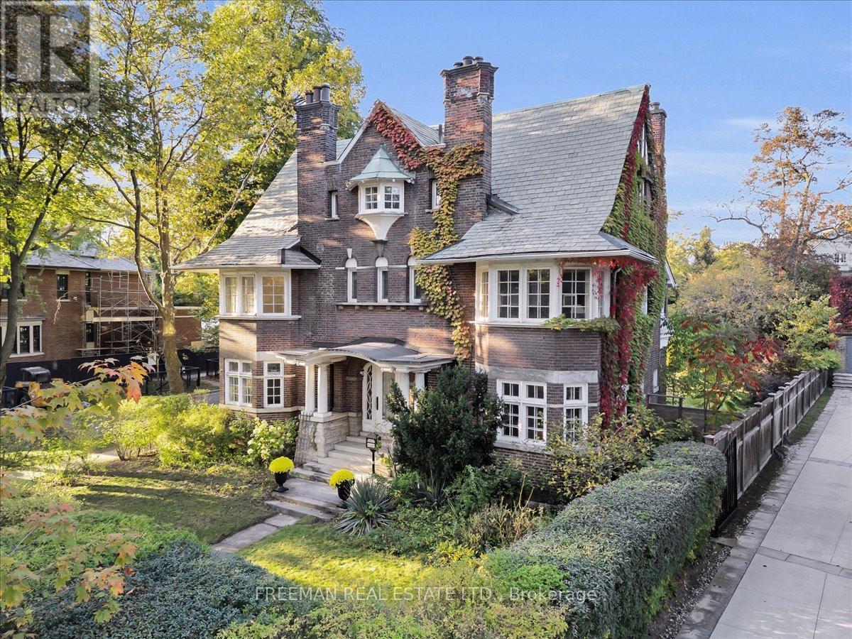 Property image for 74 CHESTNUT PARK ROAD|Toronto (Rosedale-Moore Park), Ontario M4W1W9