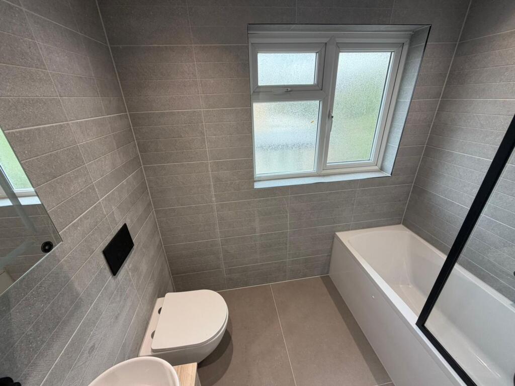 Additional image 12 of Wych Elms, Park Street, AL2