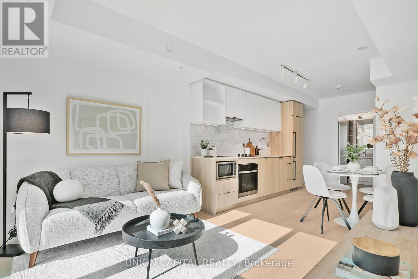 Primary image of 711 - 252 CHURCH STREET|Toronto (Church-Yonge Corridor), Ontario M5B0E6