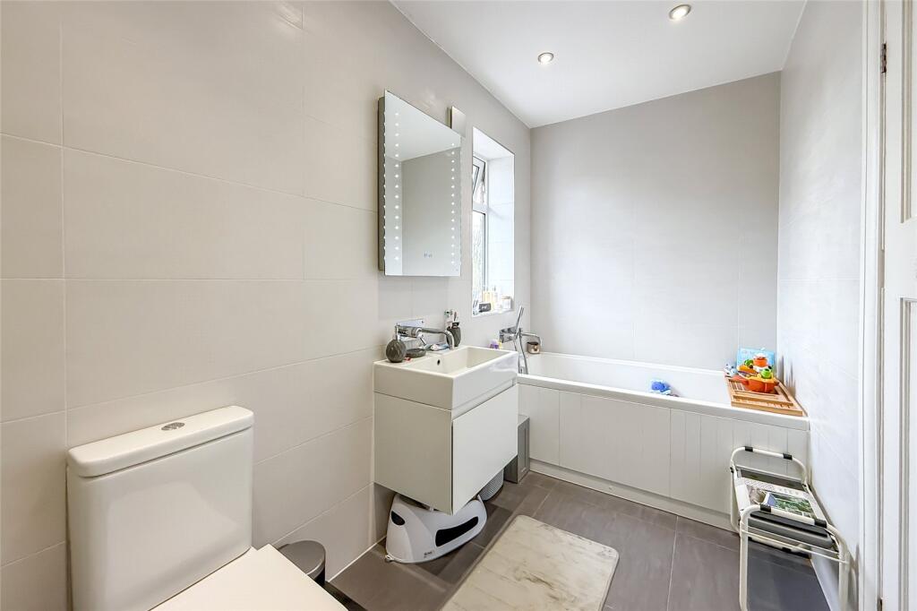 Additional image 16 of Stanley Avenue, Chiswell Green, St. Albans, Hertfordshire, AL2