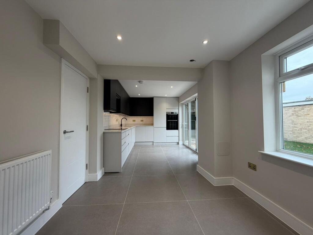 Additional image 3 of Wych Elms, Park Street, AL2