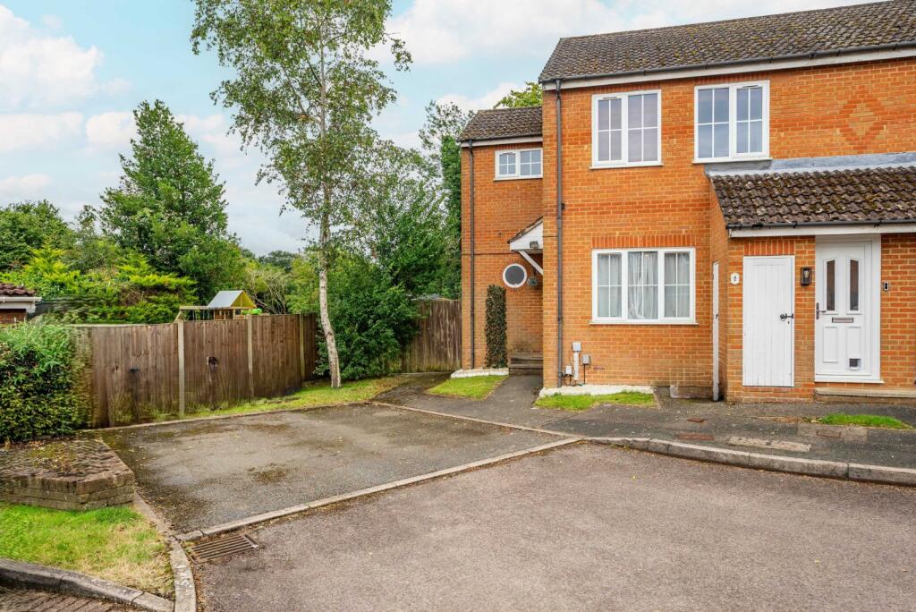 Property image for Woodlea, Hammers Gate, St. Albans, Hertfordshire, AL2