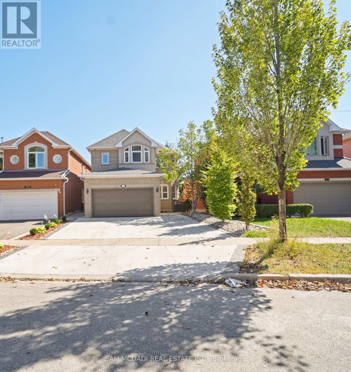 Property image for 385 TURNBERRY CRESCENT|Mississauga (Hurontario), Ontario L4Z3W3