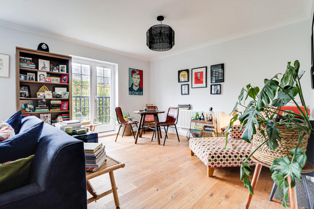 Additional image 6 of Beningfield Drive, London Colney, AL2