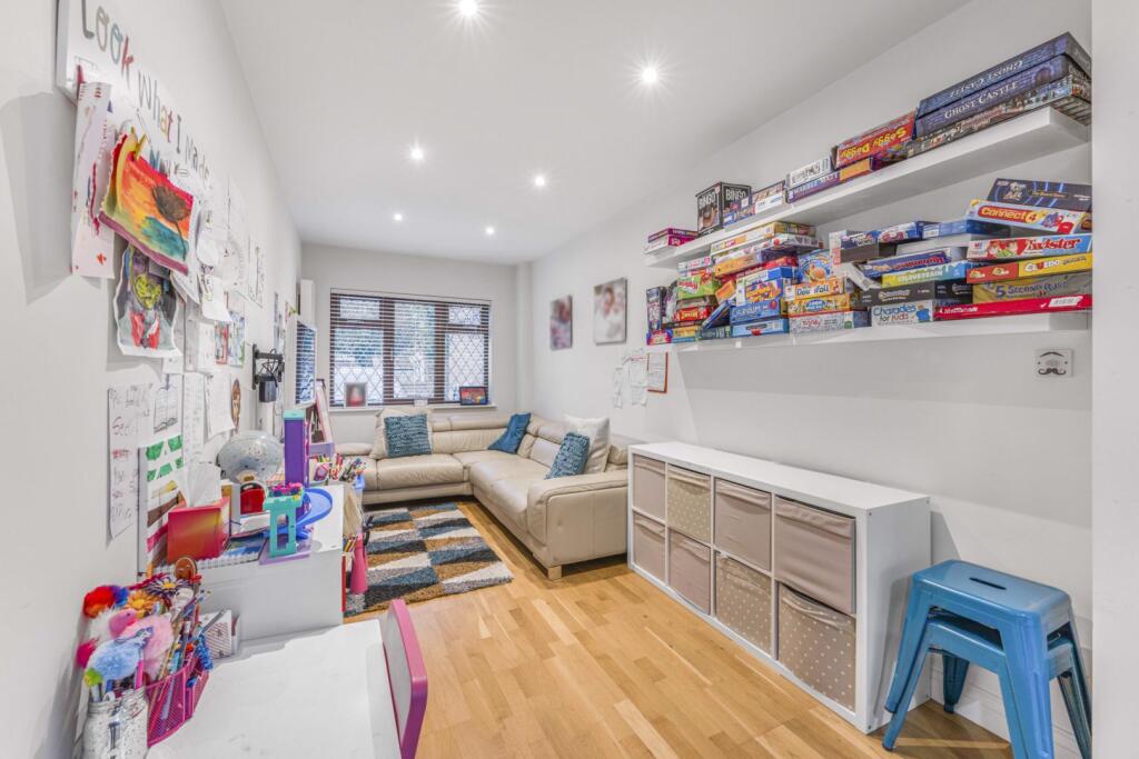 Additional image 8 of Enid Close, St. Albans, AL2