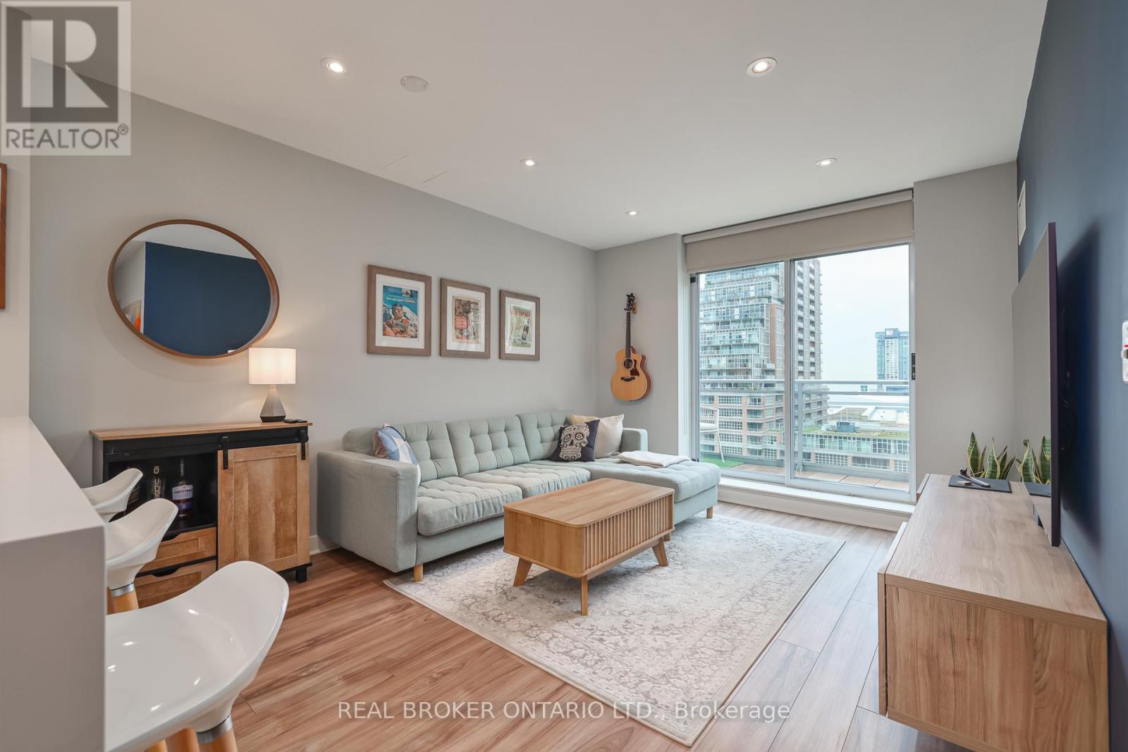 905 - 50 LYNN WILLIAMS STREET|Toronto (Niagara), Ontario M6K3R9
