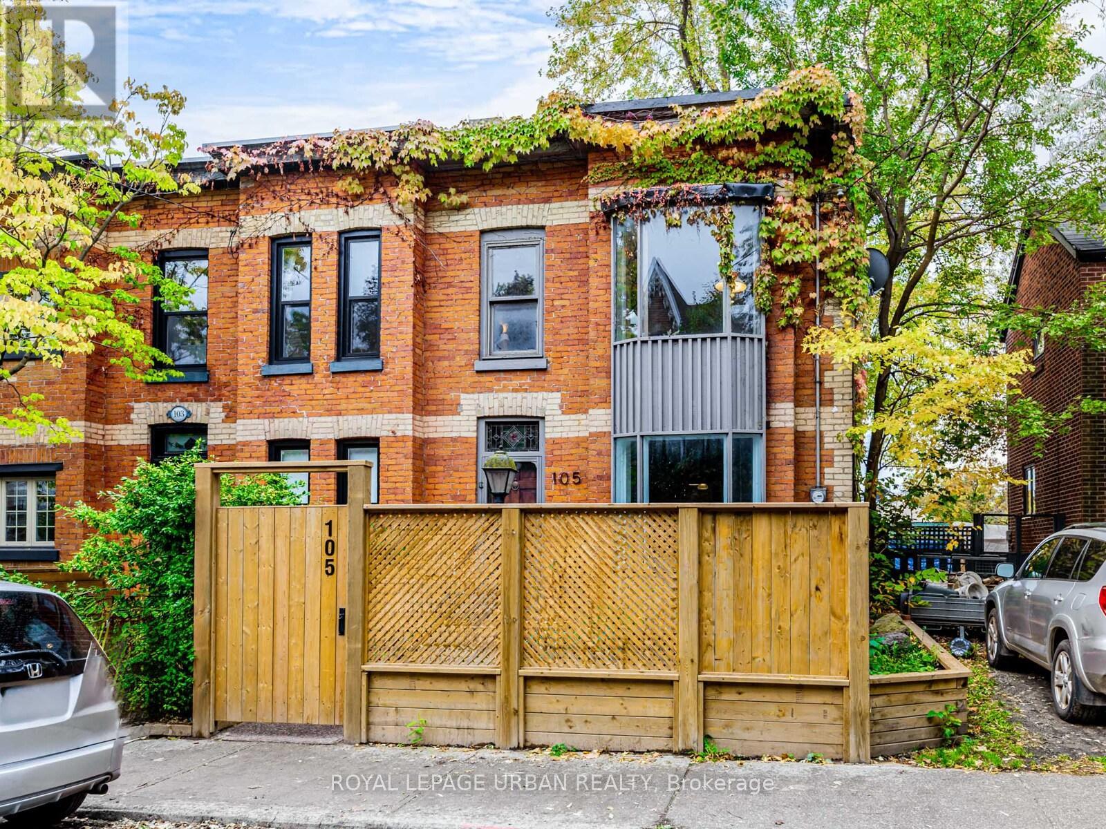 Property image for 105 SUSSEX AVENUE|Toronto (University), Ontario M5S1K4